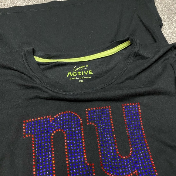 Woman’s New York Giants Bling Tee - Picture 3 of 3